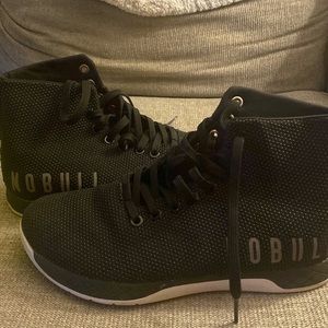 No Bull size 8 High top training shoes. Worn maybe 3 times.